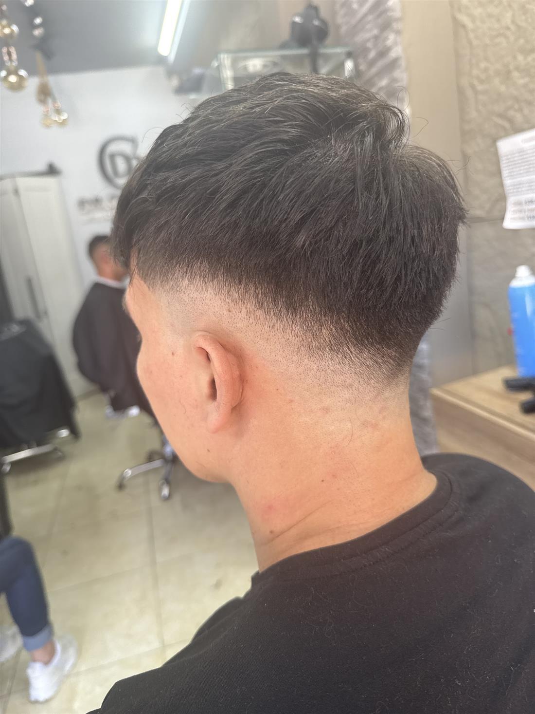 Desvanecido limpio hecho en God's Barber